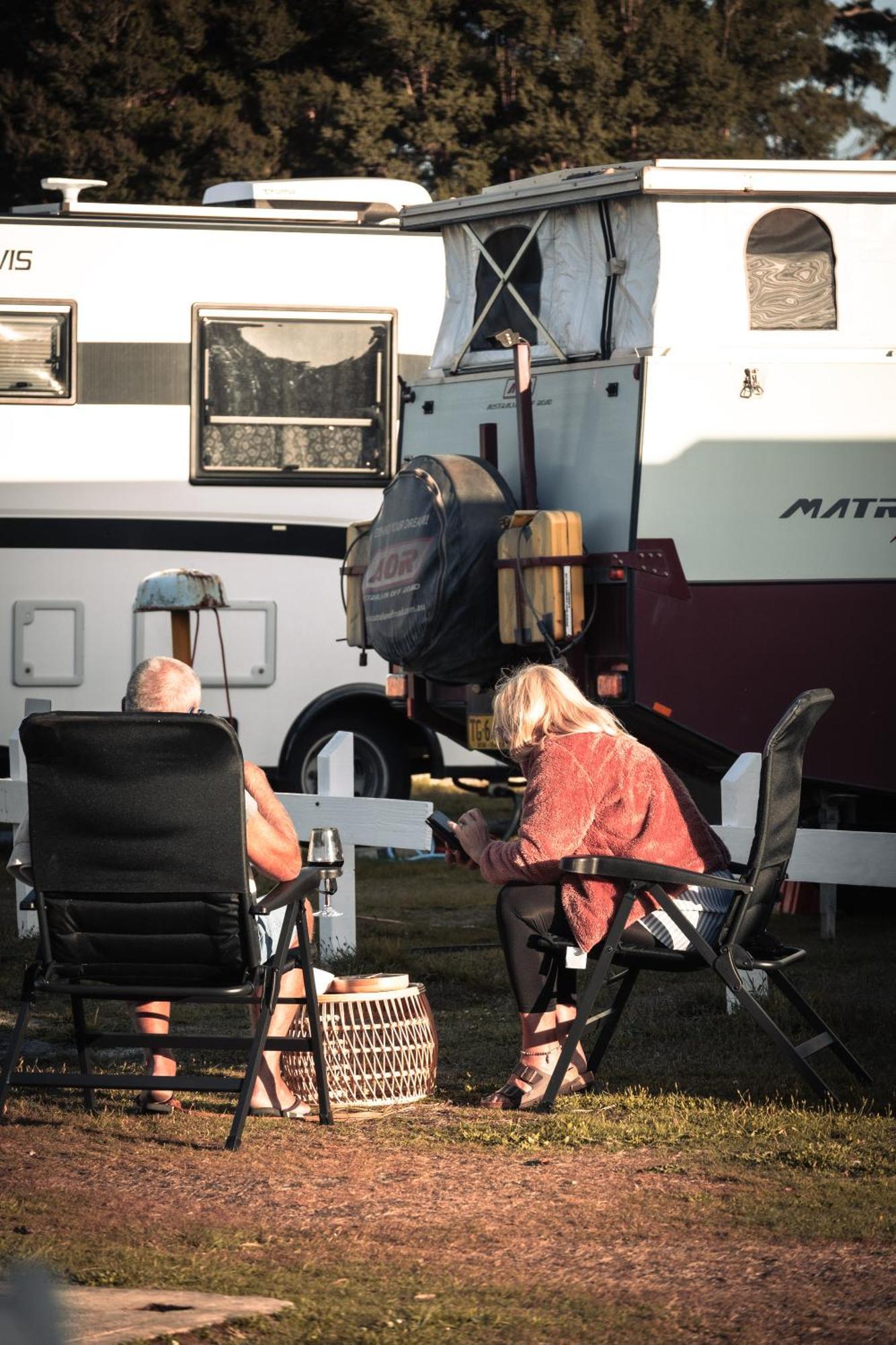 Strahan Beach Tourist Park Eksteriør billede
